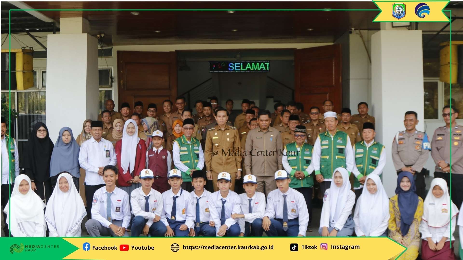 Diserahkan Bupati, 22 Penghafal Quran dan 13 Pelajar Berprestasi Terima Beasiswa